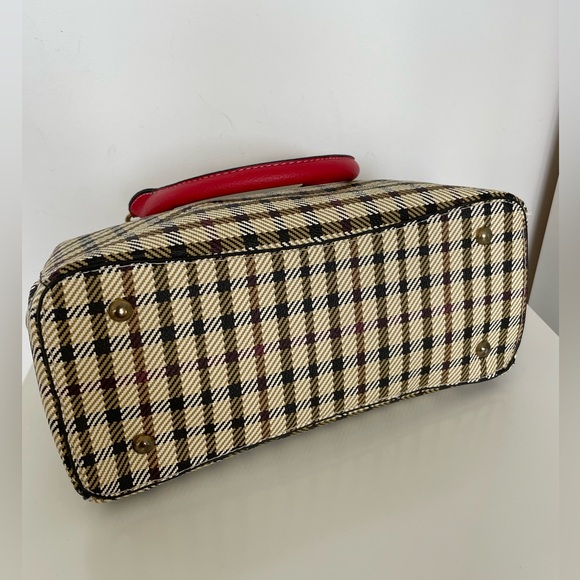 Handbag with Houndstooth Print - Picture 6 of 9